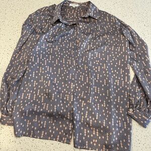 Size Small Equipment Silk Button Down